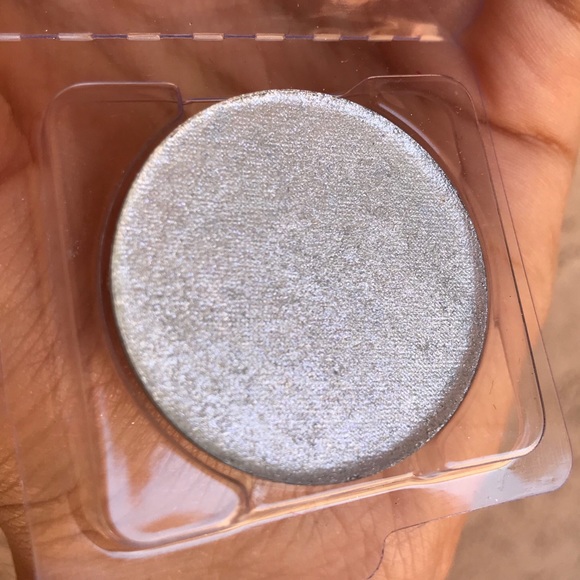 ❄️ Icy Blue Handmade Shadow/Highlighter ❄️ - Picture 4 of 8